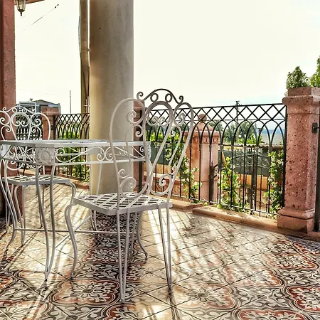 Stone Hill Hotel